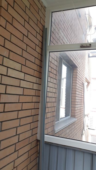 Недорого профиль усиленный. Длина 245 см, 5,5 см × 2,5 см.