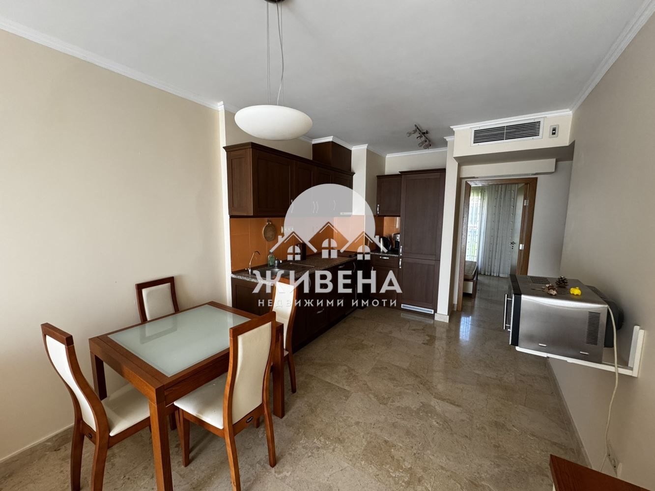 Продавам обзаведен 2-стаен апартамент, с.Кранево