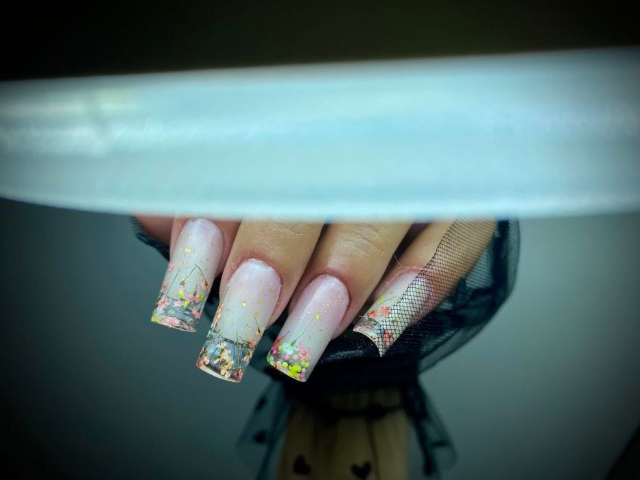 Manichiură-pedichiură