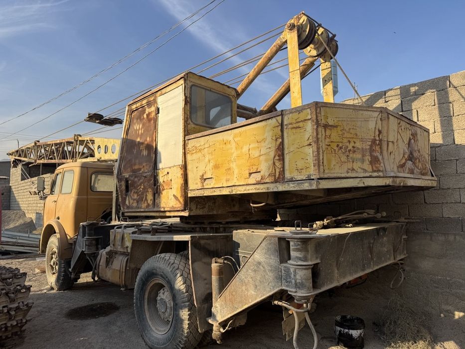 Avtokran 1986 yil . Tokda ham ishlaydi