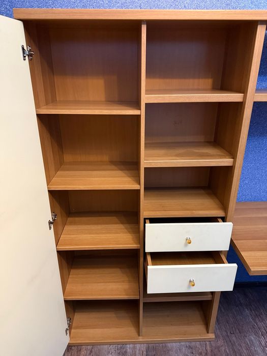 Шкаф, стенка для рабочего пространства. Уже разобран.