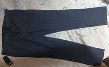 Pantaloni chino noi