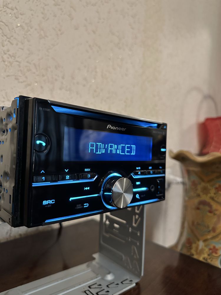 Pioneer FH-S705BT magnitafon sotiladi