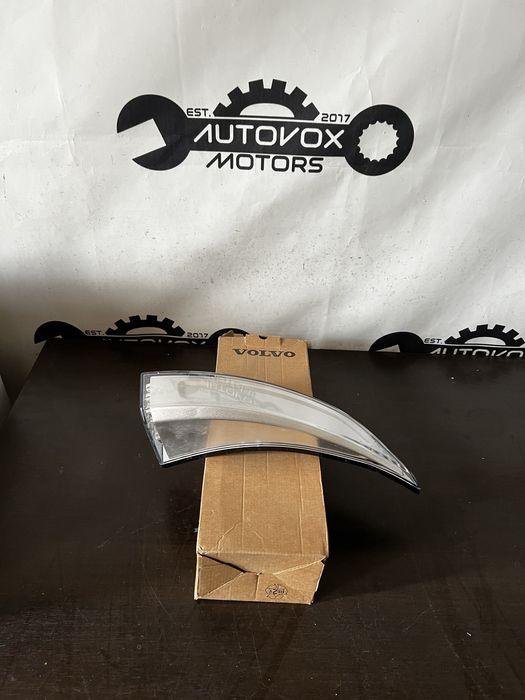 Semnal led lateral dreapta Volvo FH4