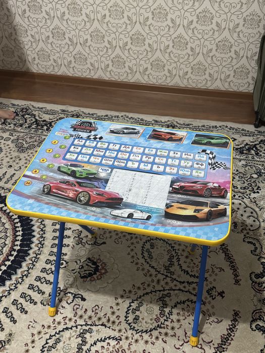 Детский столик для занятий,игр
