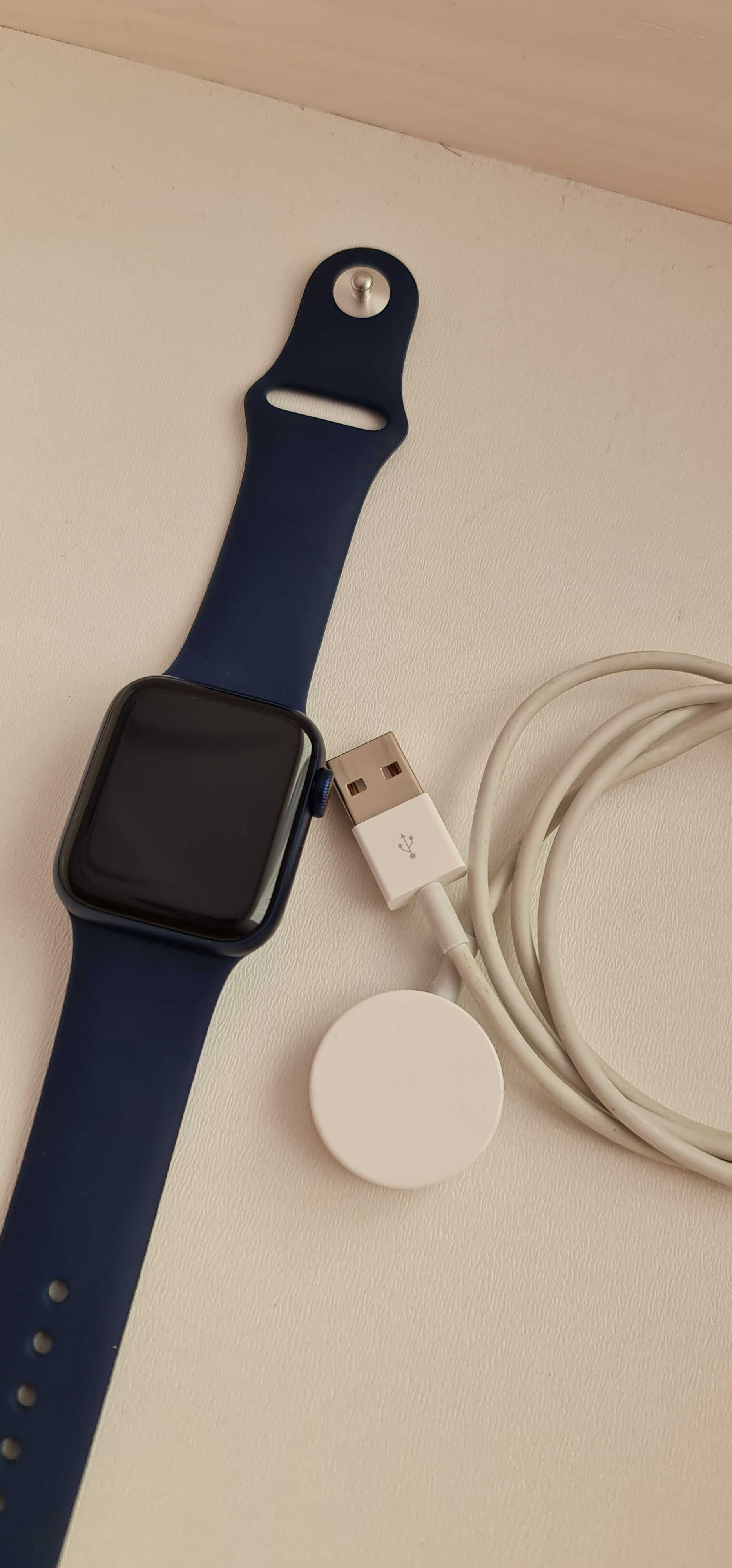 Смарт часовник Apple Watch Series 6 GPS + Cellular 40mm Blue
