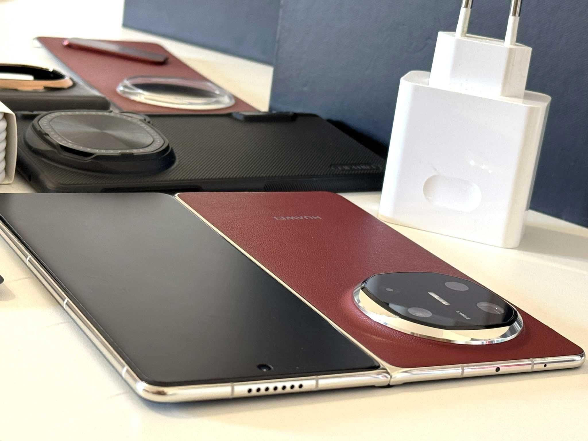 Бартер! Гаранция! Huawei Mate X6 Nebula Red (Червен)