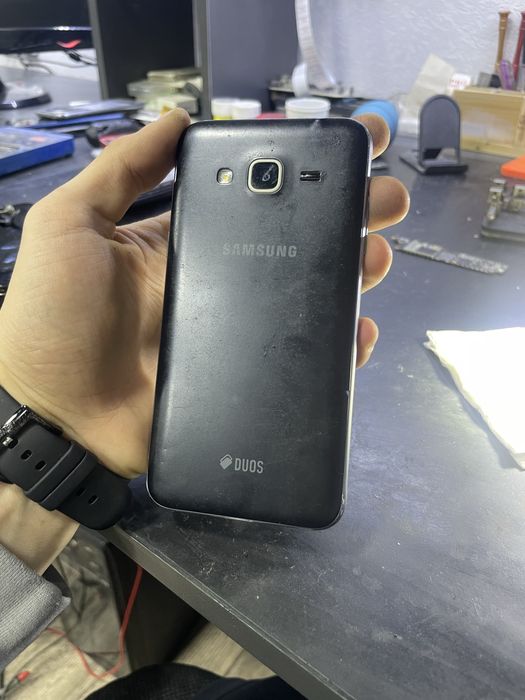 Samsung j3 32gb.