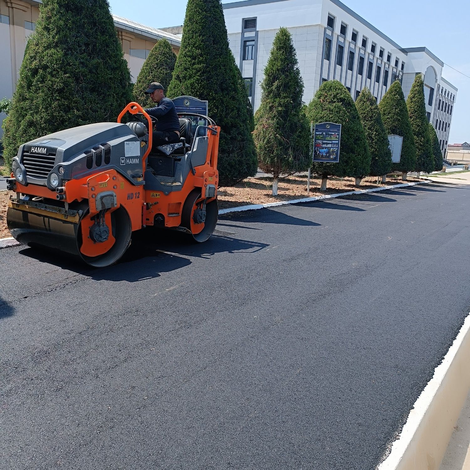 Asfalt xizmatlari Tez va sifatli Asfalt qilamiz Latok bardiyor kalods