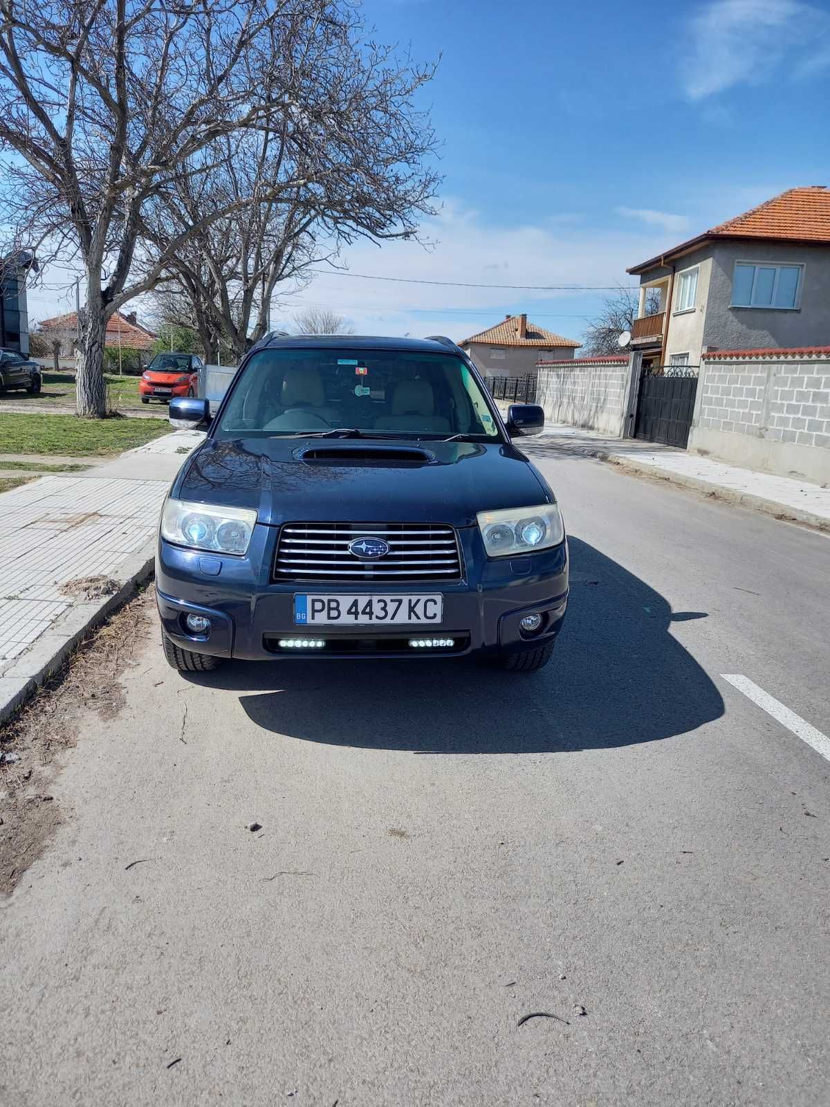 Продавам личен автомобил SUBARU FORESTER