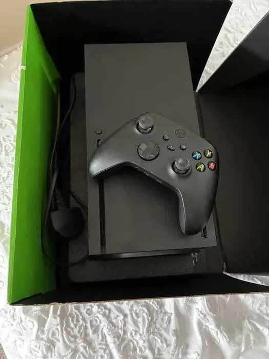 Приставка Xbox Series X 1TB SSD
