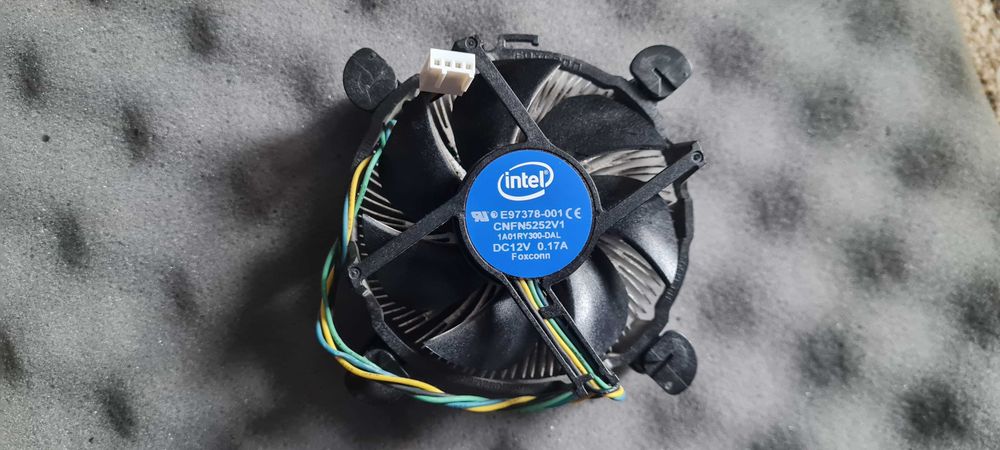 Vand procesor Intel i3-4130 plus ventilator racire