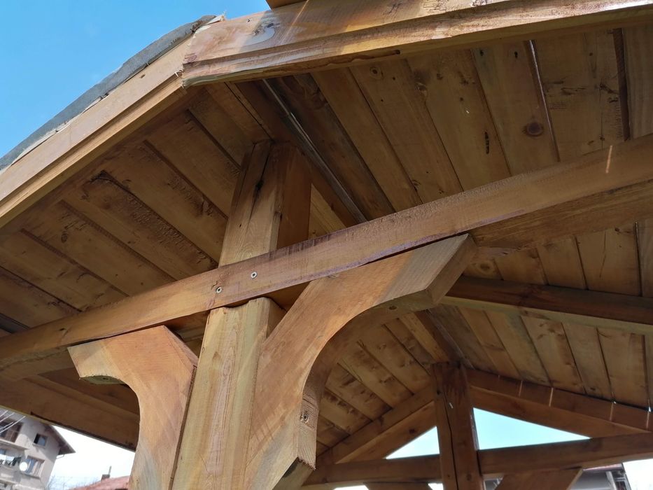 Изработка на декоративни покриви за кладенци.