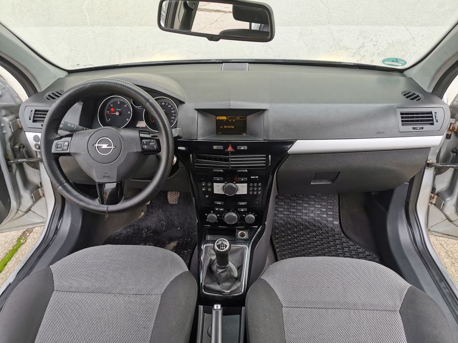 Opel Astra 2011 1.7 CDTI