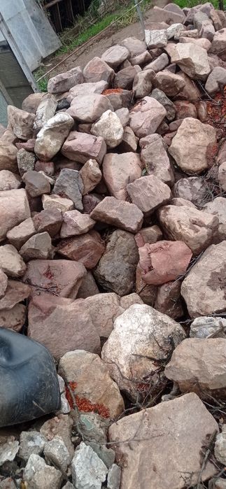 Речни големи камъни