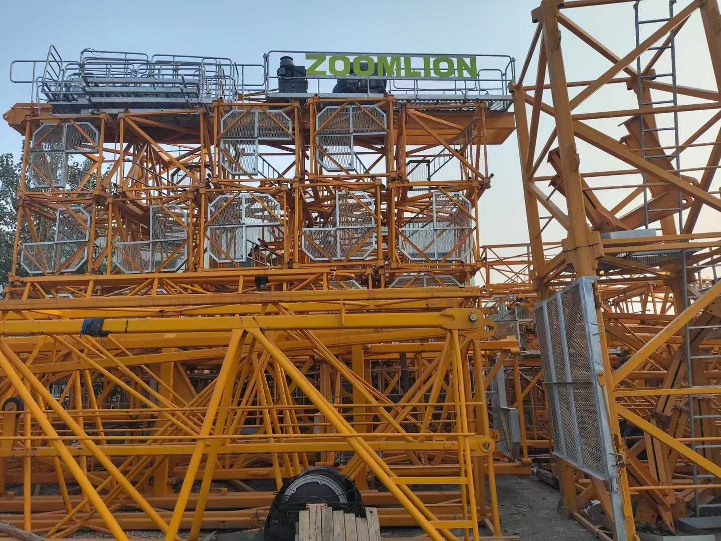 башенный кран 8 тонн zoomlion
