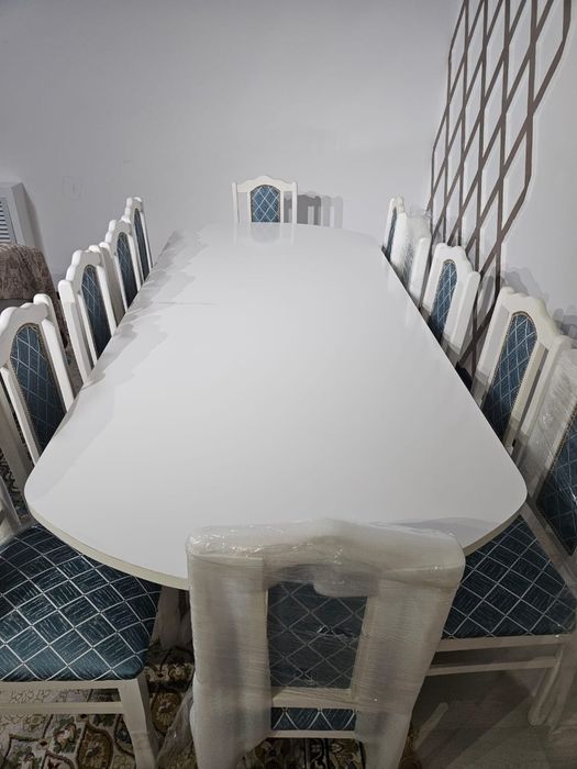 Гостевой стол с  12 сутлями