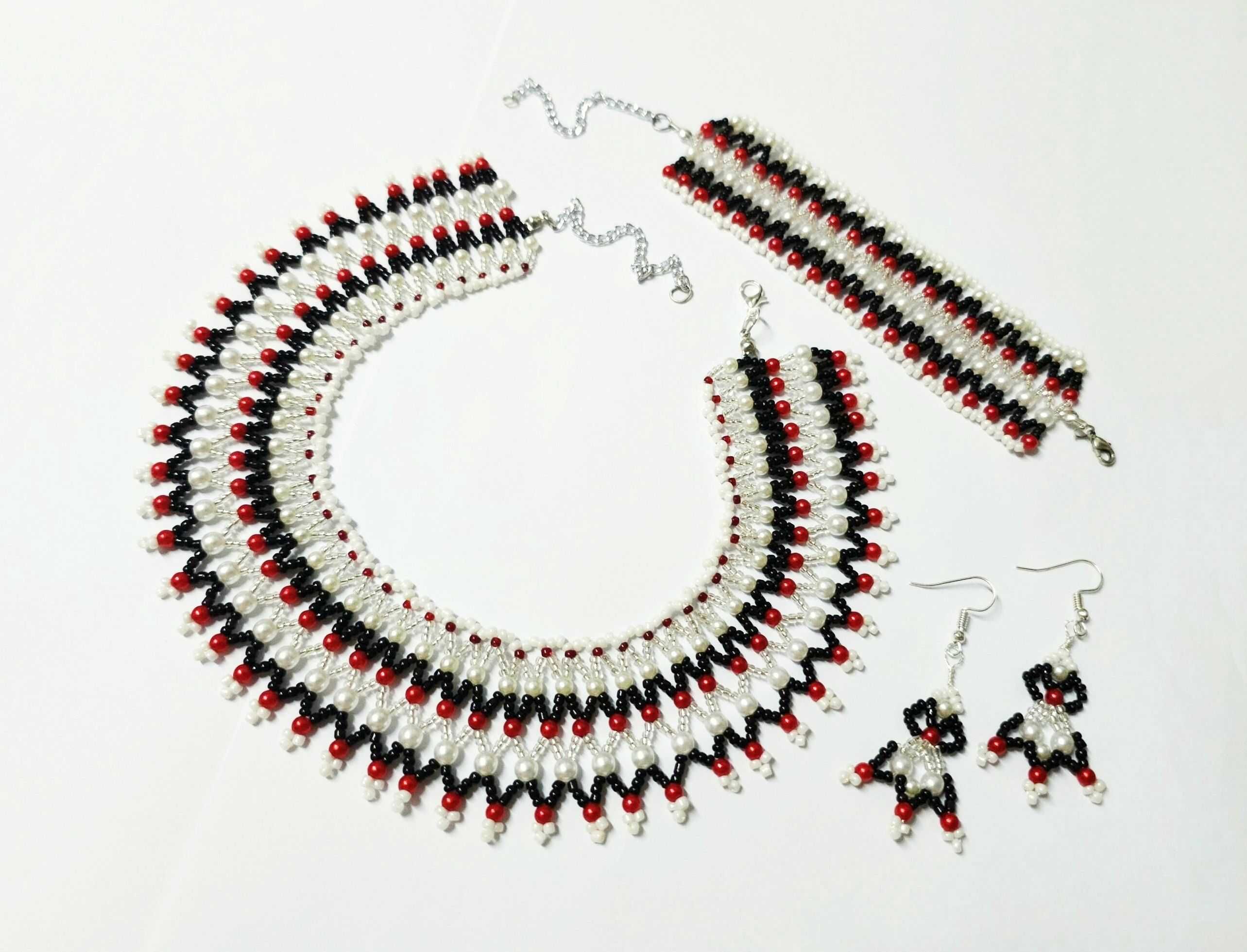 Reducere! Set lat traditional negru si rosu margele nisip baza gatului