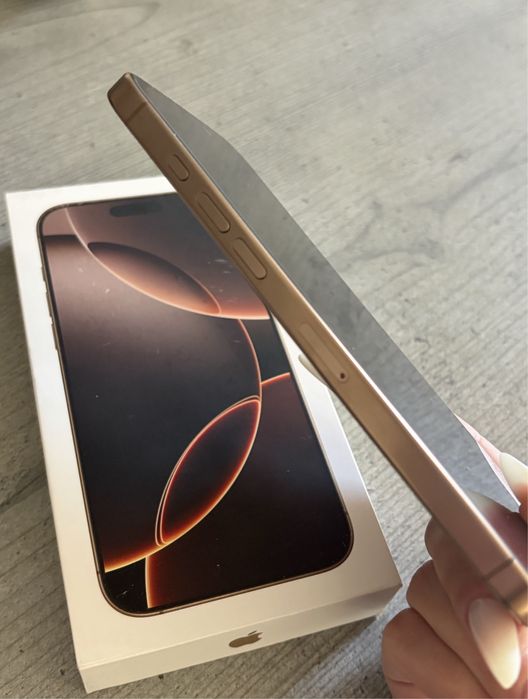 Iphone 16 pro max desert