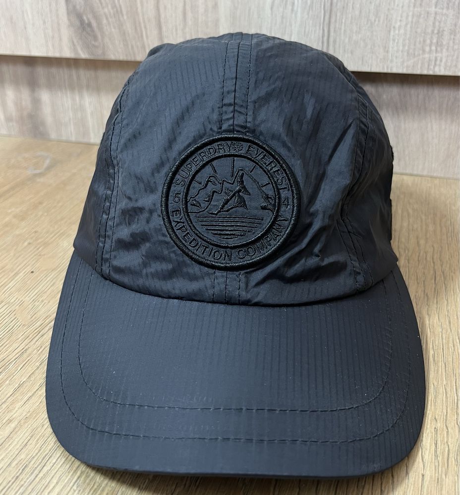 Von Dutch,Superdry,Levis шапки