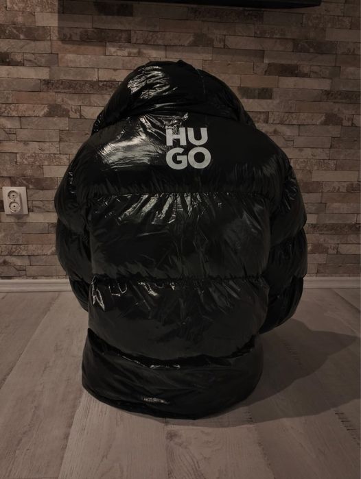 Geaca iarna groasa Hugo Boss cu gluga