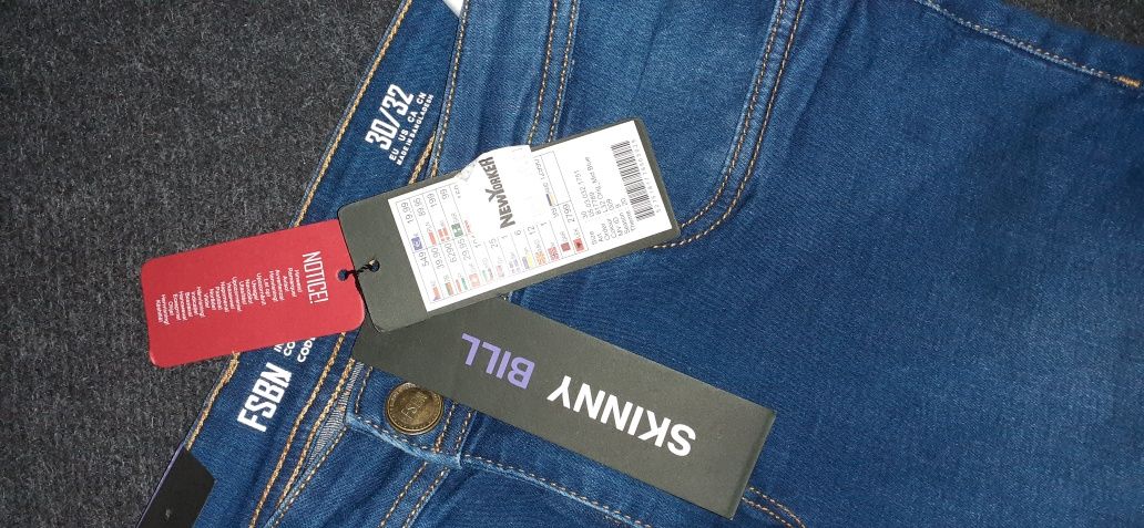 Vand pantaloni jeans