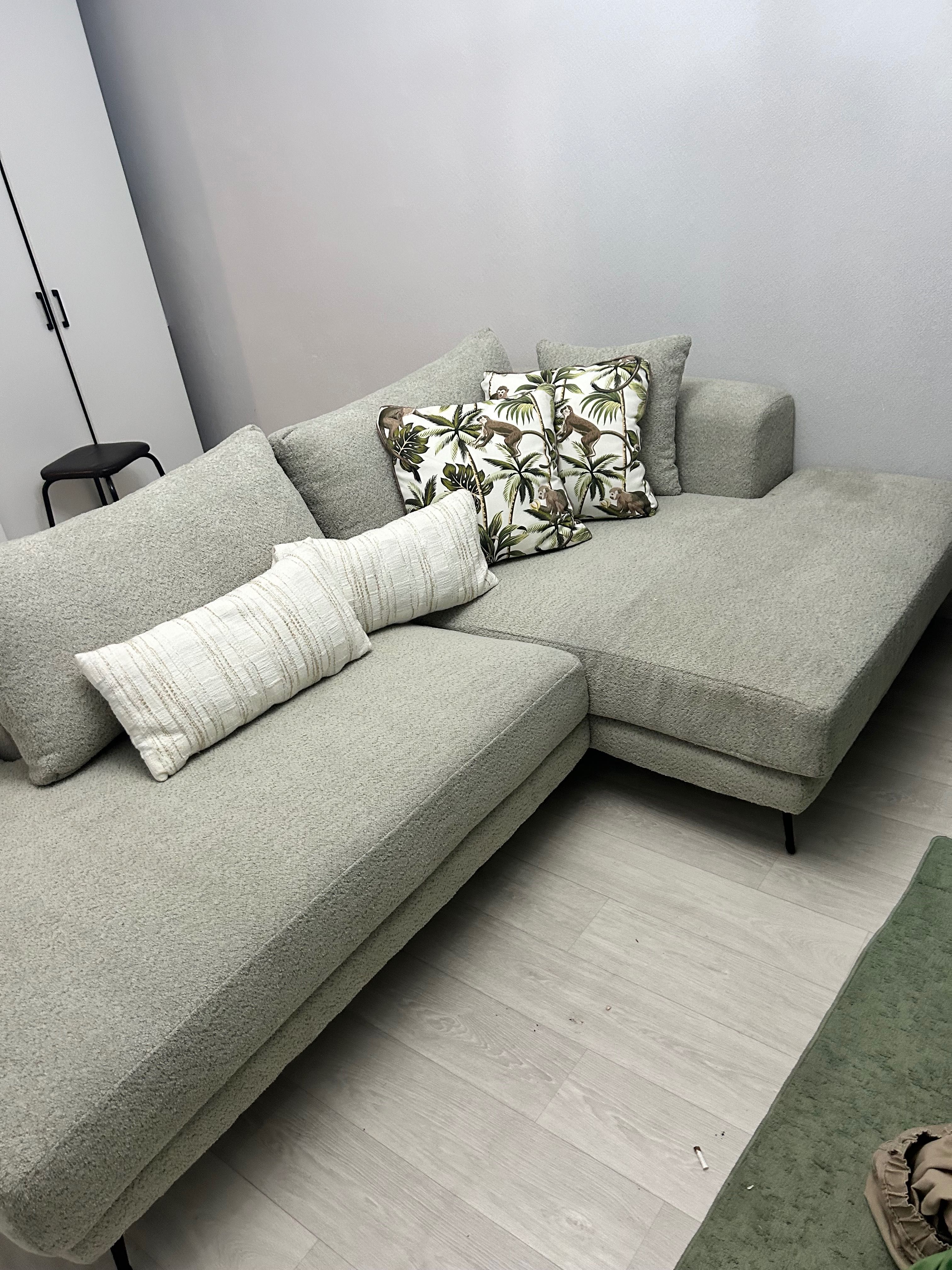 Продам диван, новый с действующей гарантией