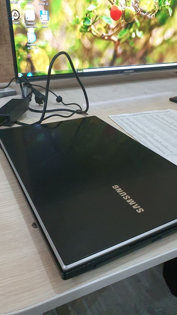 Samsung Notebook (Ishlashi zor) kuchaytirilgan