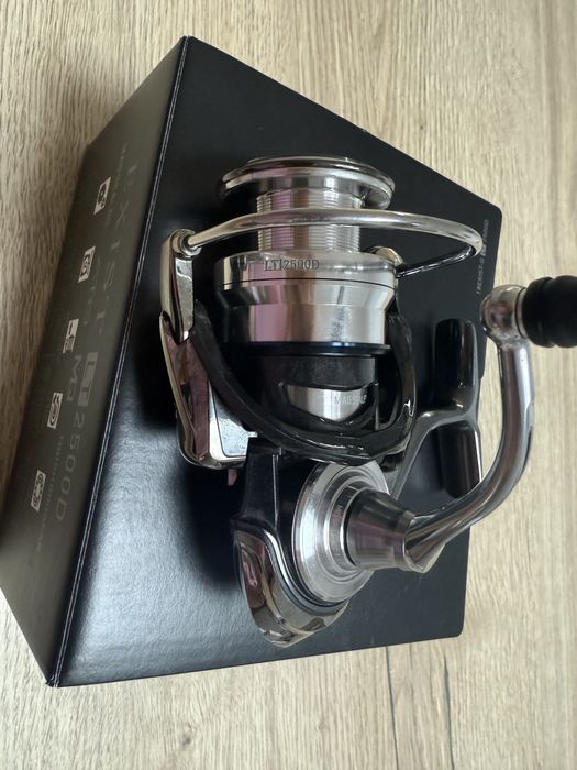 Mulineta Daiwa Exist 18 2500DP LT