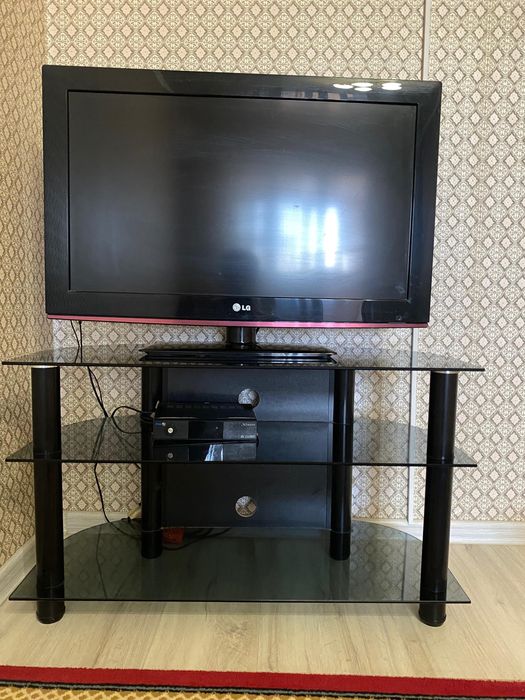 Телевизор астындагы болек сатылады