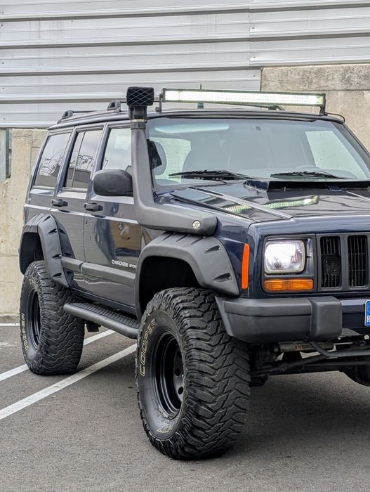 Jeep Cherockee  2.5