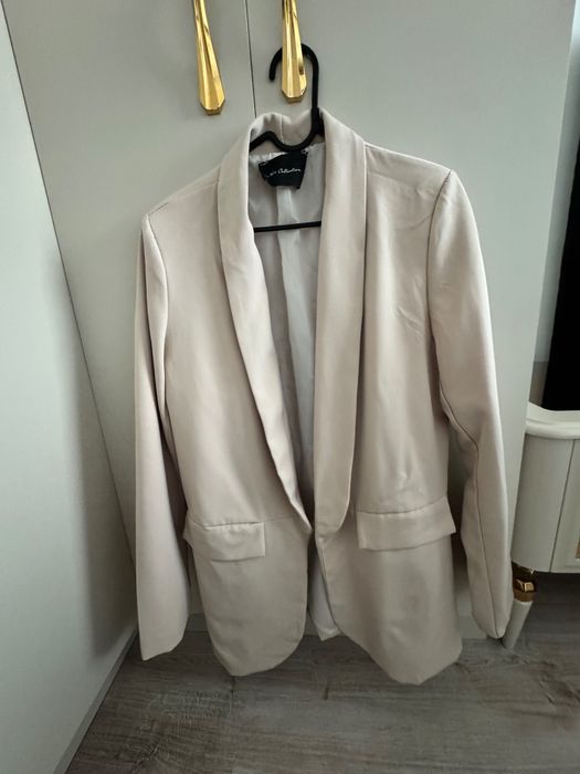 Дамски Сако кремаво
