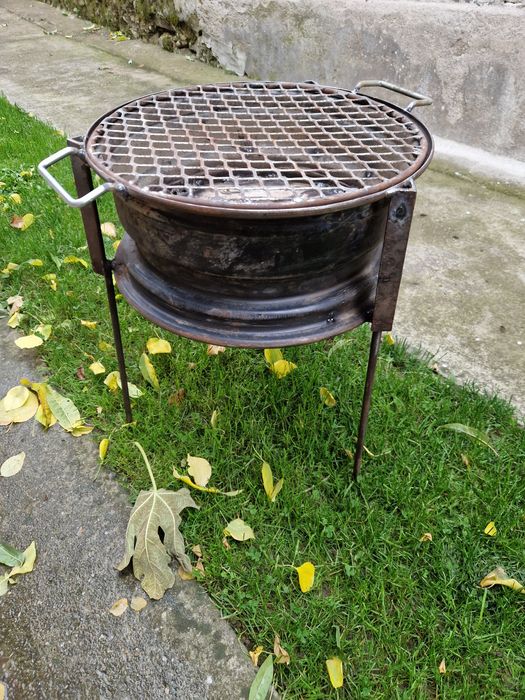 Grătar din jantă auto