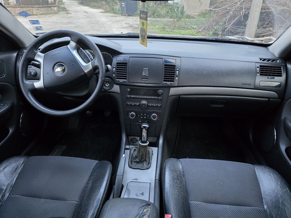 Продавам шевролет епика  на части