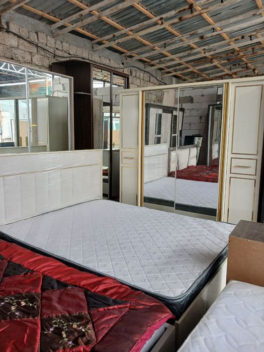 Спальний гарнитур