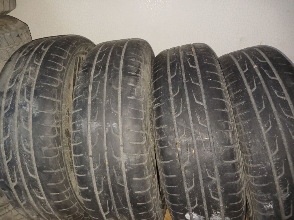 Продаю шины с дисками 185/70R14 4 шт.