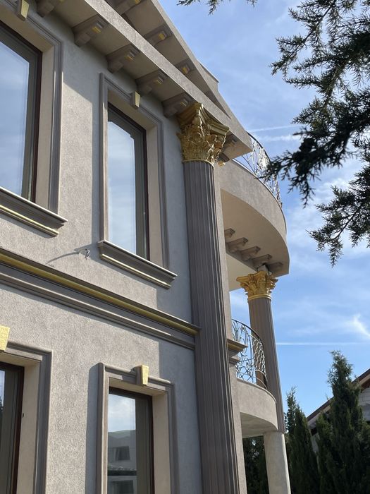 Mester  constructor de case .