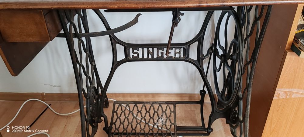 Mașină de cusut Vintage Singer