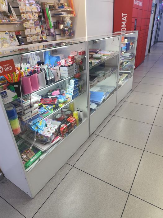 Продам витрину с подсветкой