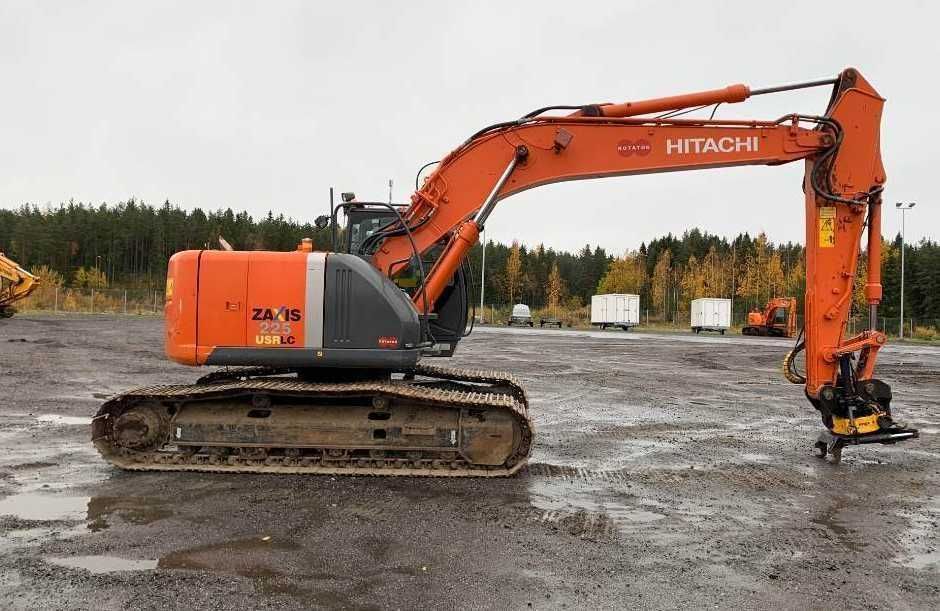 Dezmembrez excavator Hitachi EX135 - Piese second Hitachi