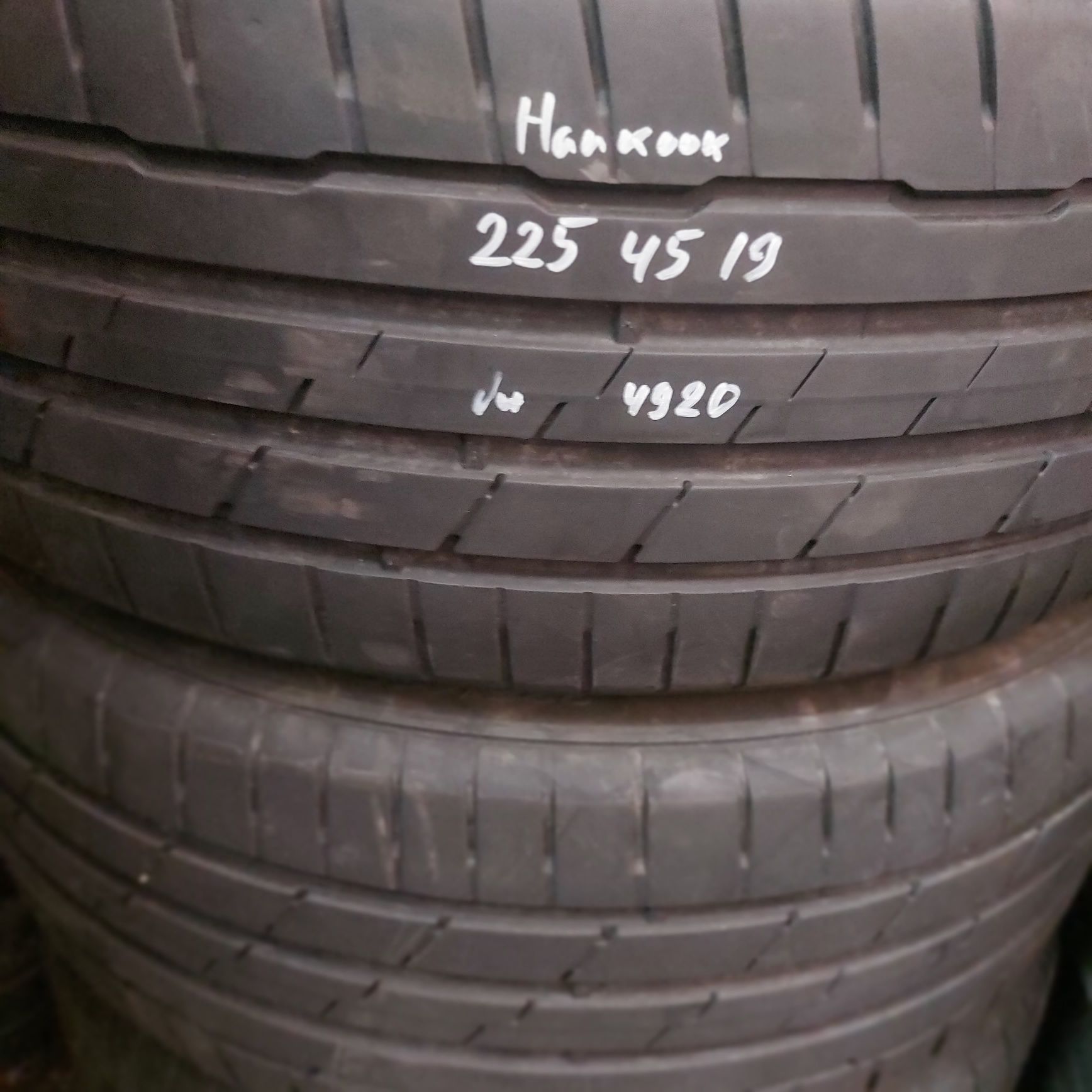 225/45/19"Hankook 4бр.гуми топ състояние