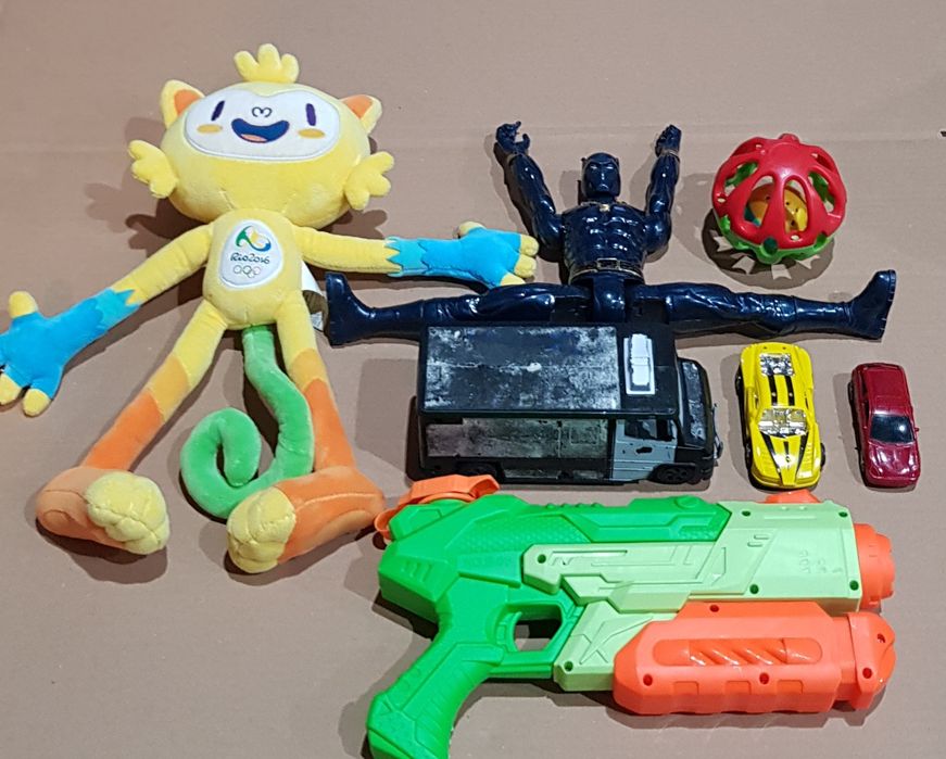 Pachet jucarii black panther