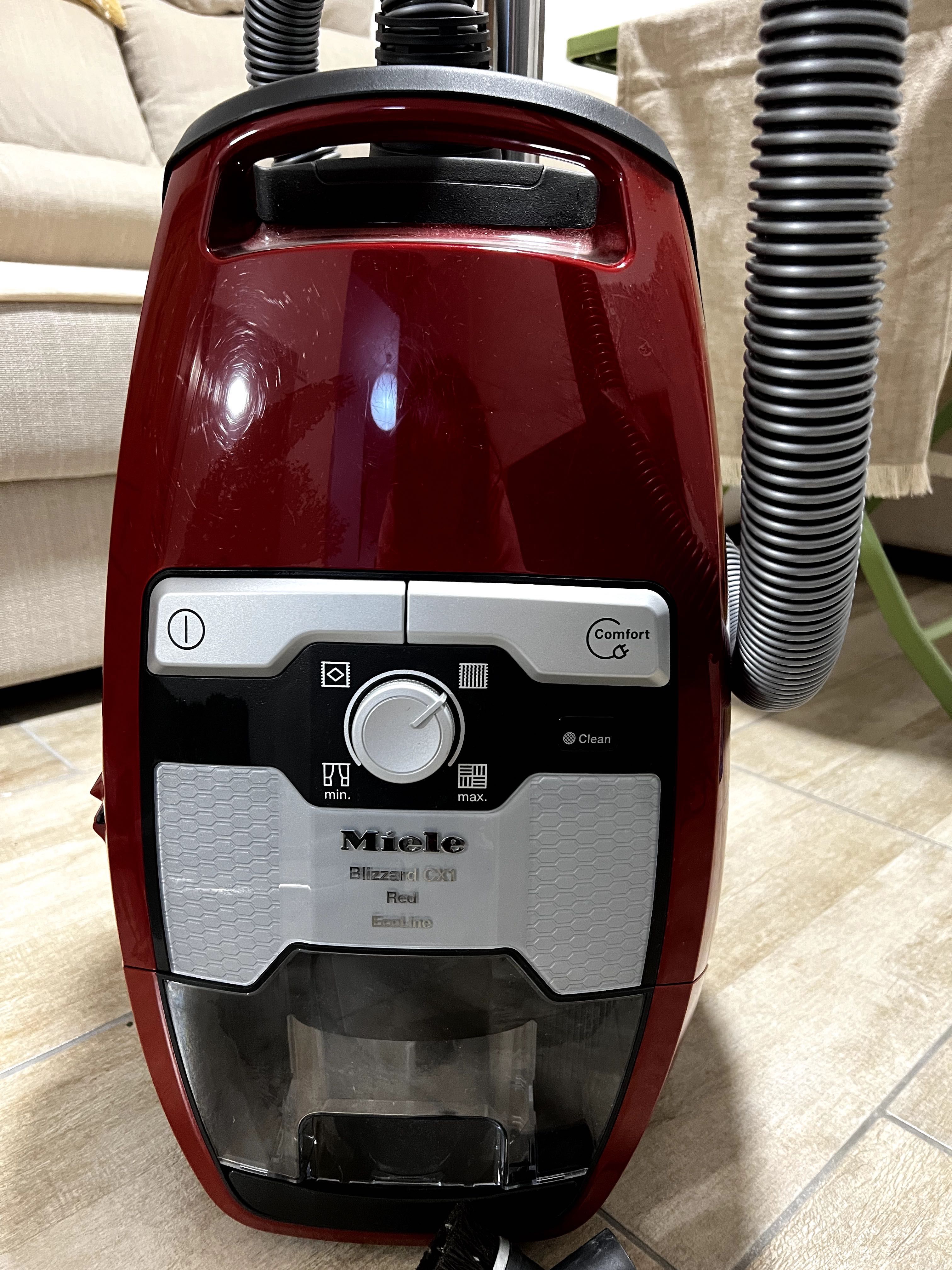 Прахосмукачка Miele Blizzard CX1