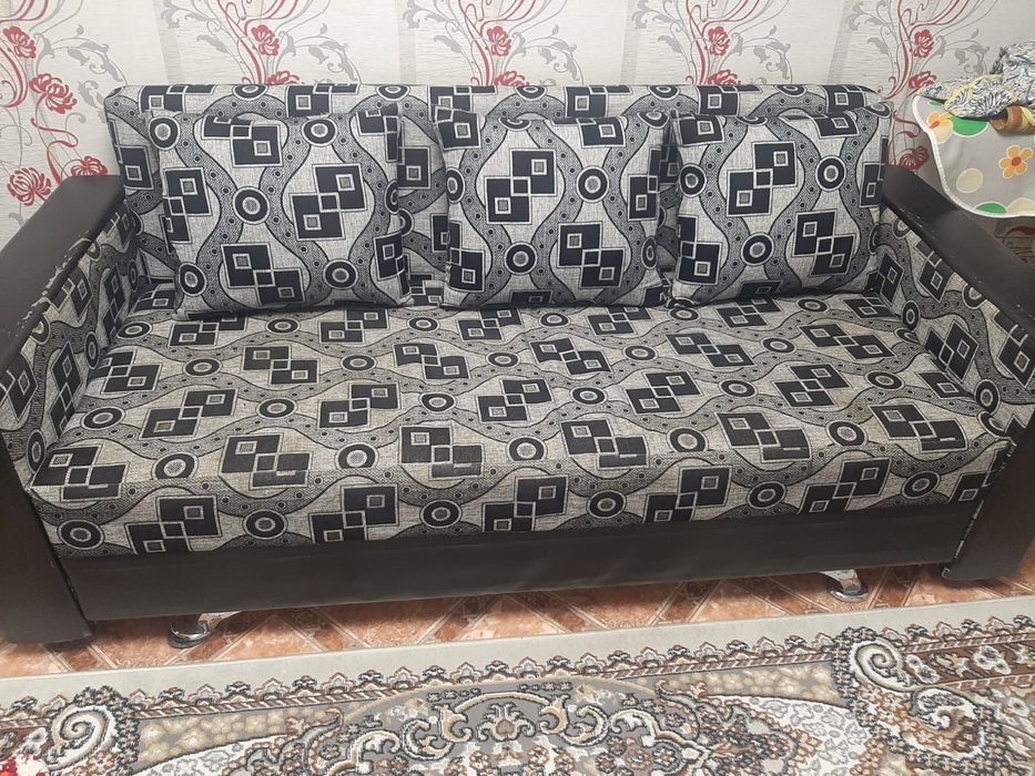 Продам диван срочно
