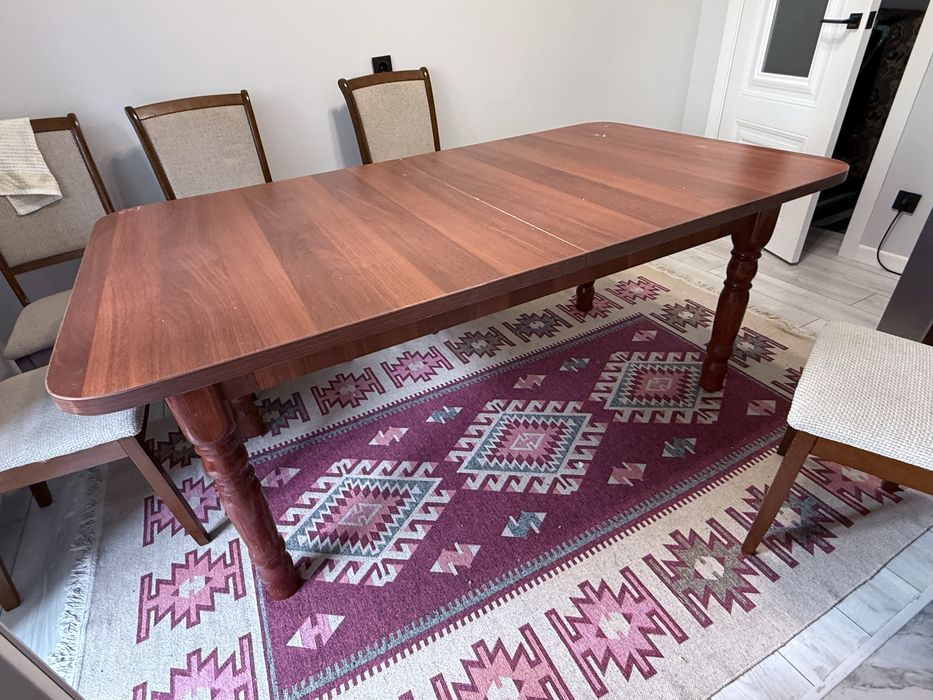 Стол обеденный в отличном состояний б/у
