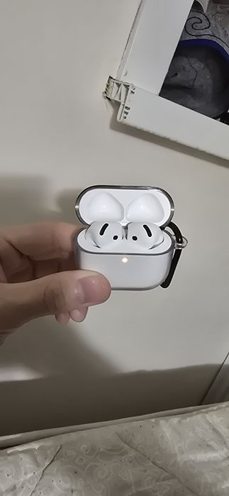 Airpods 4 продам оригинал