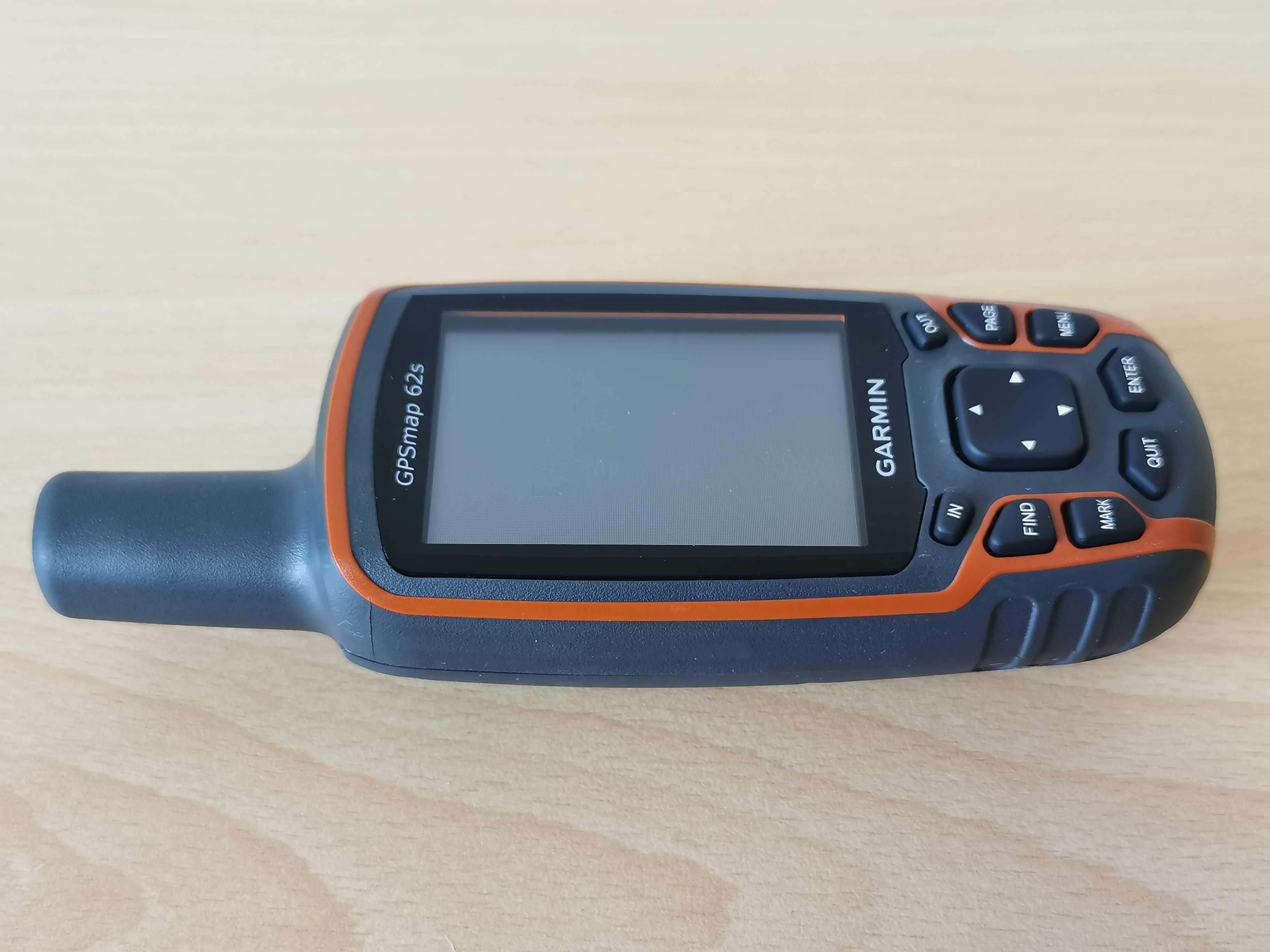 Garmin GPSMAP 62s туристичен ръчен навигатор с бонус два Garmin калъфа