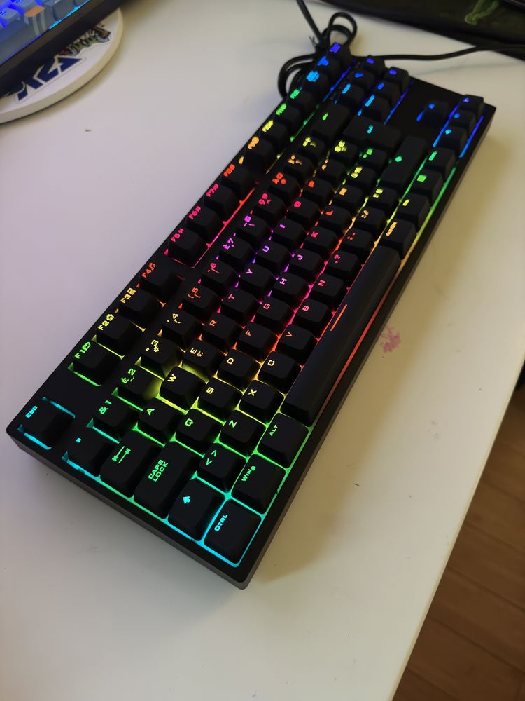 Tastatura mecanica noua RGB Hiwings