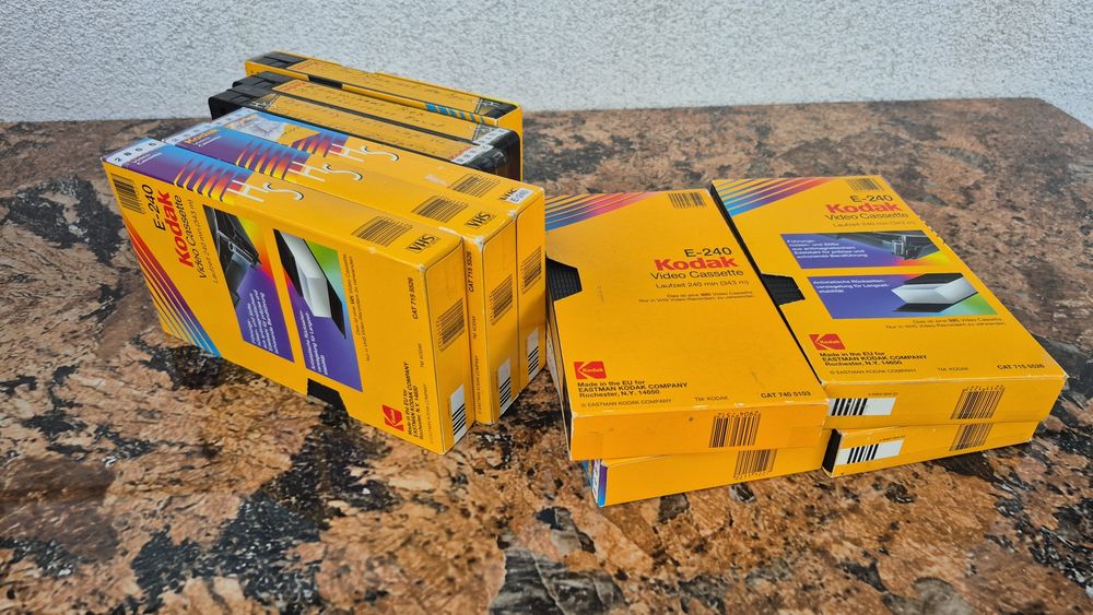 Vând 14 casete video VHS originale Kodak 240 minute. Colectie filme