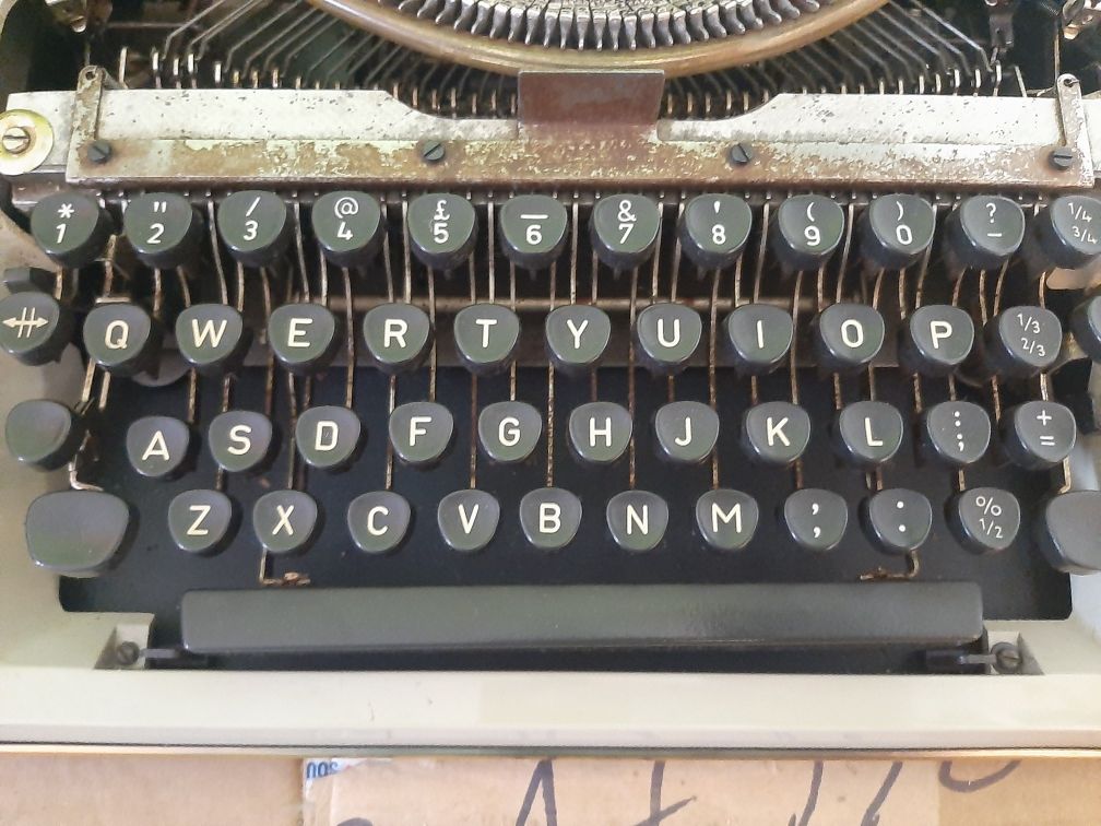 Пишеща машина Английски работеща